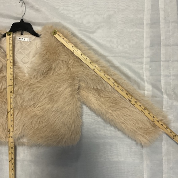NEW!! Dusky Beige Highlights Creamy White Fox Fur Cropped Long Sleeve Fur Jacket - Picture 9 of 16